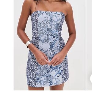 Alice + Olivia Violet Strapless Seamed Mini Dress